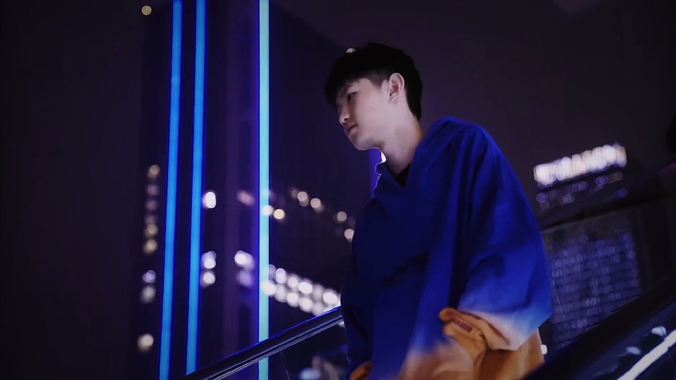 理解“摊牌价值”：什么时候你的烂牌也能赢（看懂“摊牌价值”：何时你的弱牌也能赢）